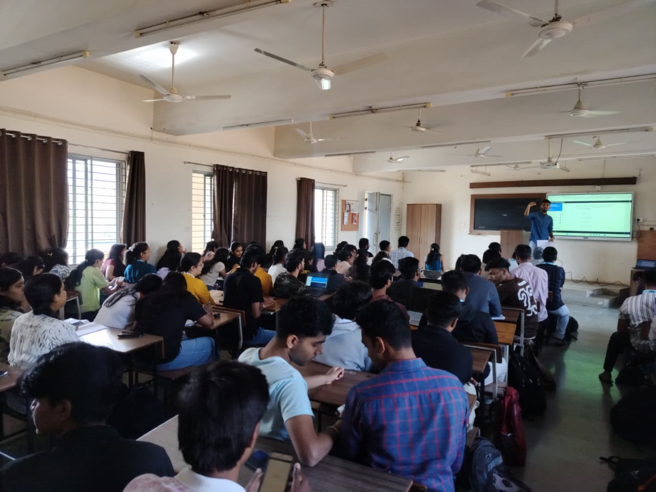 Garware College